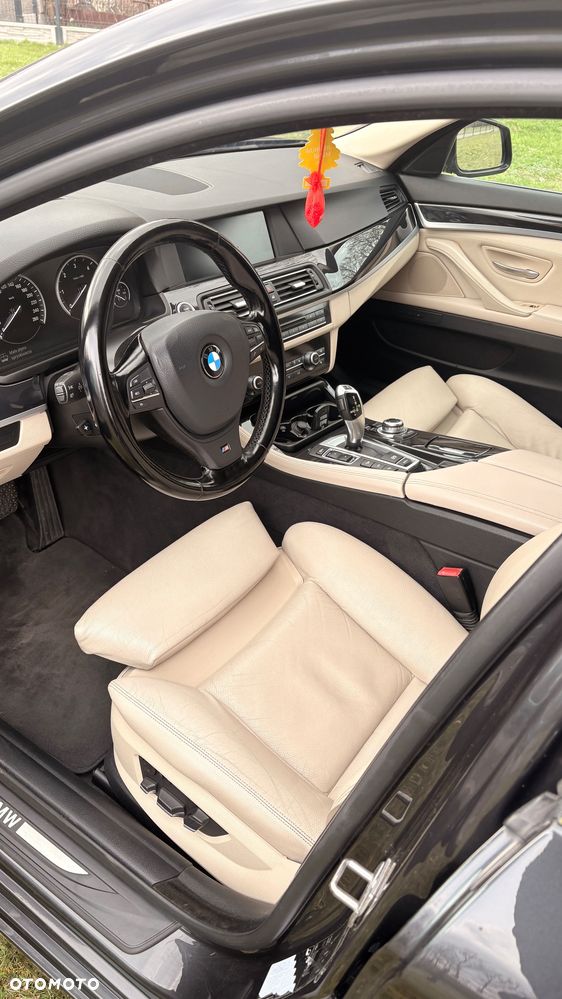 BMW Seria 5 530d xDrive - 13