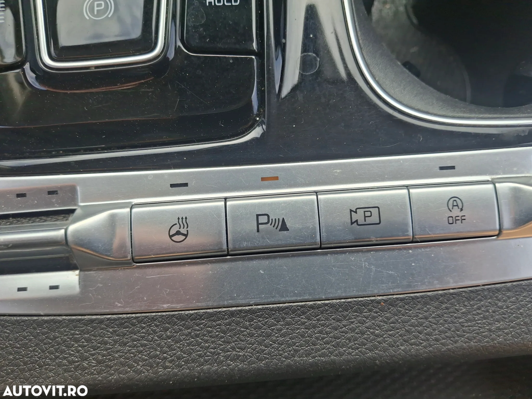 Kia Carnival - 27