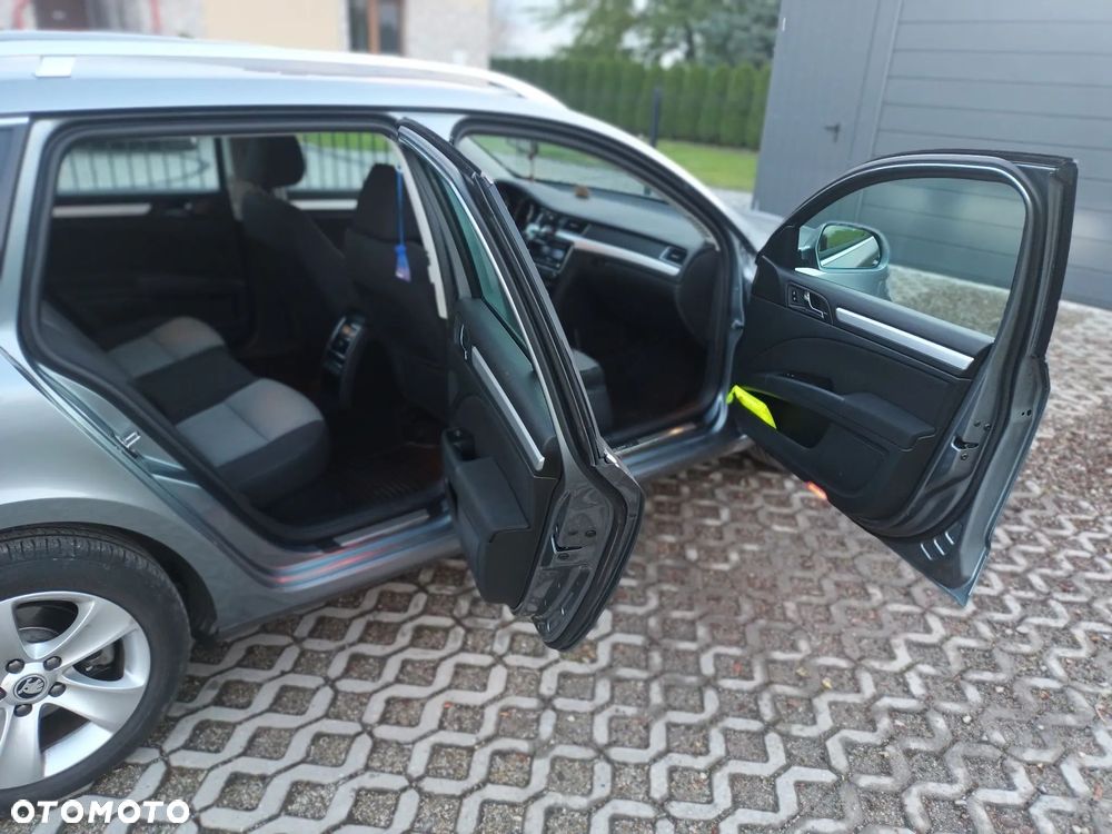 Skoda Superb 2.0 TDI DSG Ambition - 14