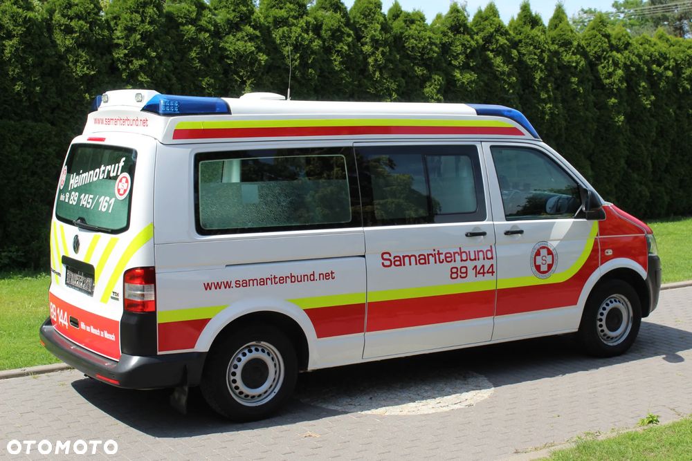 Volkswagen T5  AMBULANS KARETKA - 10
