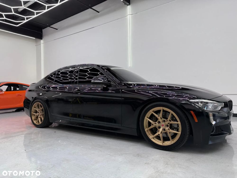 BMW Seria 3 330i M Sport - 13
