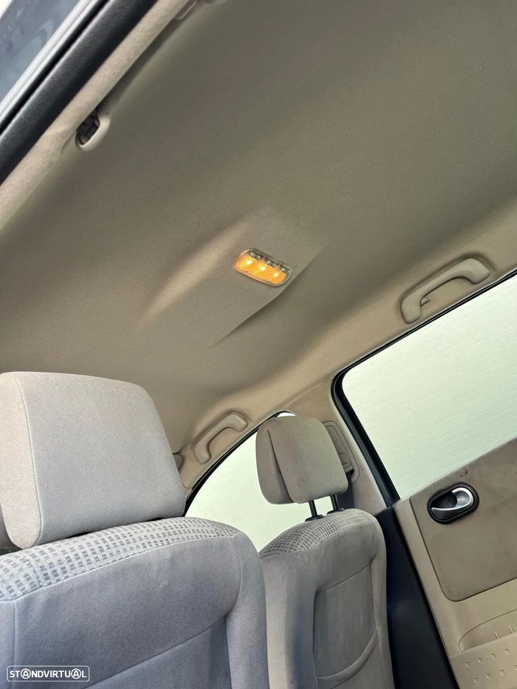 Renault Mégane 1.5 dCi Dynamique S - 17