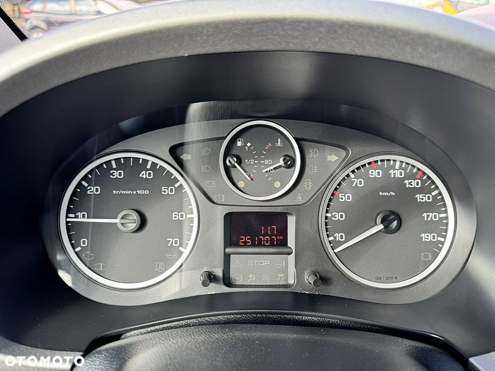 Peugeot Partner - 17