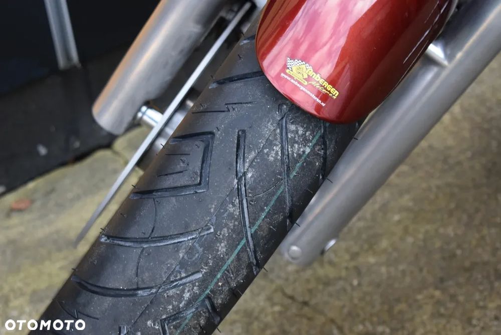 Suzuki Intruder - 25