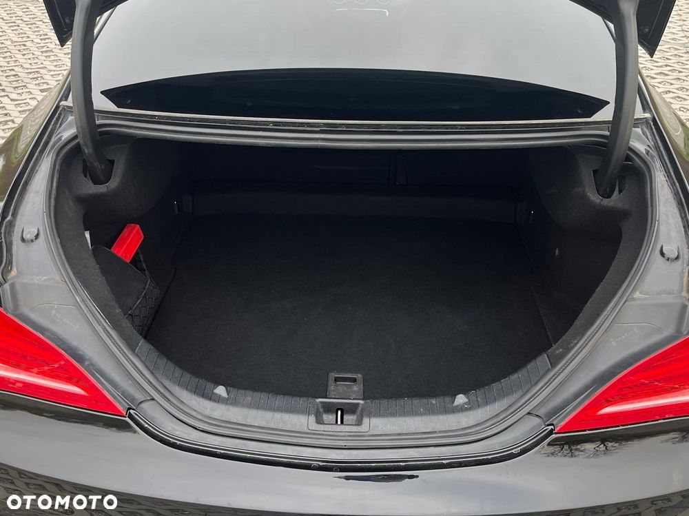 Mercedes-Benz CLA 250 4Matic 7G-DCT AMG Line - 9
