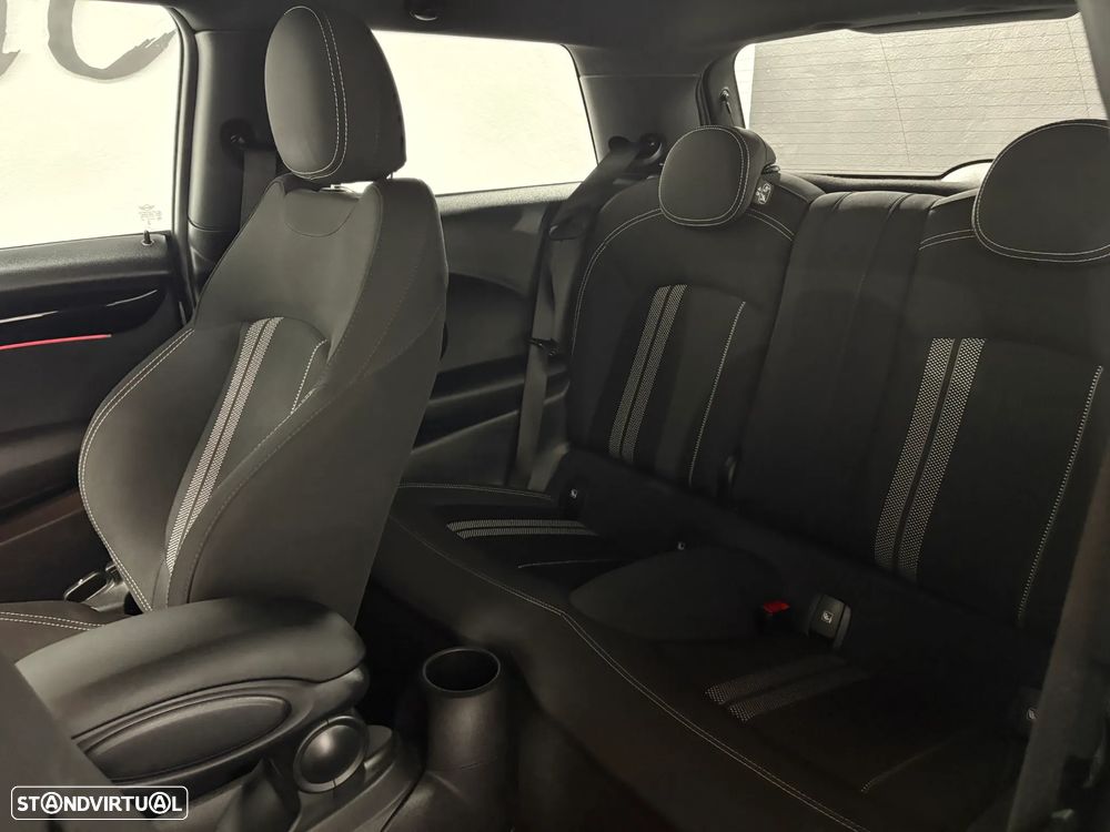 MINI 3 Portas Cooper SE S - 23