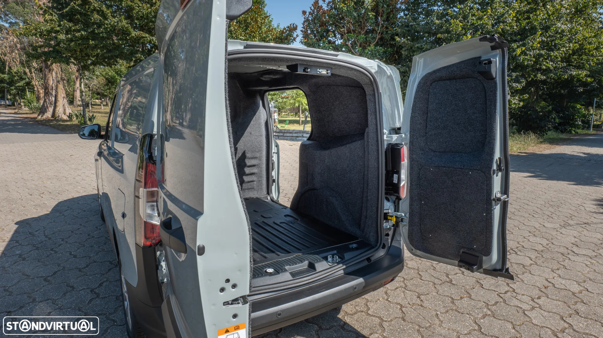 Ford Courier Van N1 1.5 EcoBlue 100cv Euro 6.2 Trend Plus 5 portas - 36