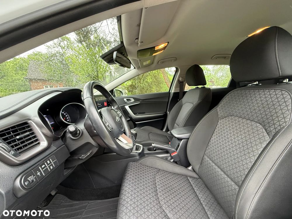 Kia Ceed 1.6 CRDi mHEV L - 16