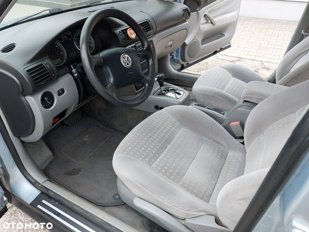Volkswagen Passat - 9