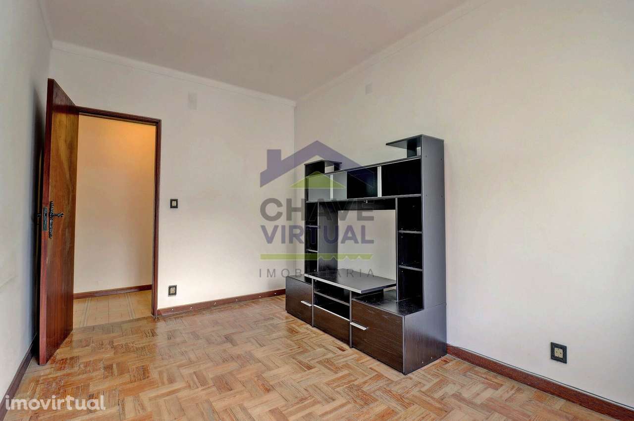 Moradia V7 com Garagem e Quintal - Centro Bombarral - Grande imagem: 2/42