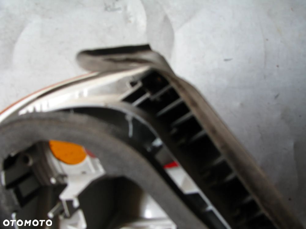 BMW E46 LAMPA PRAWY TYŁ SEDAN - 8
