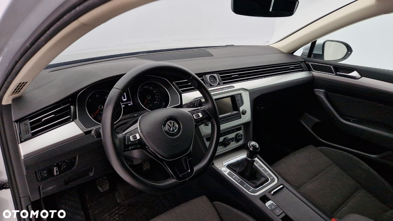 Volkswagen Passat 2.0 TDI BMT Comfortline - 18