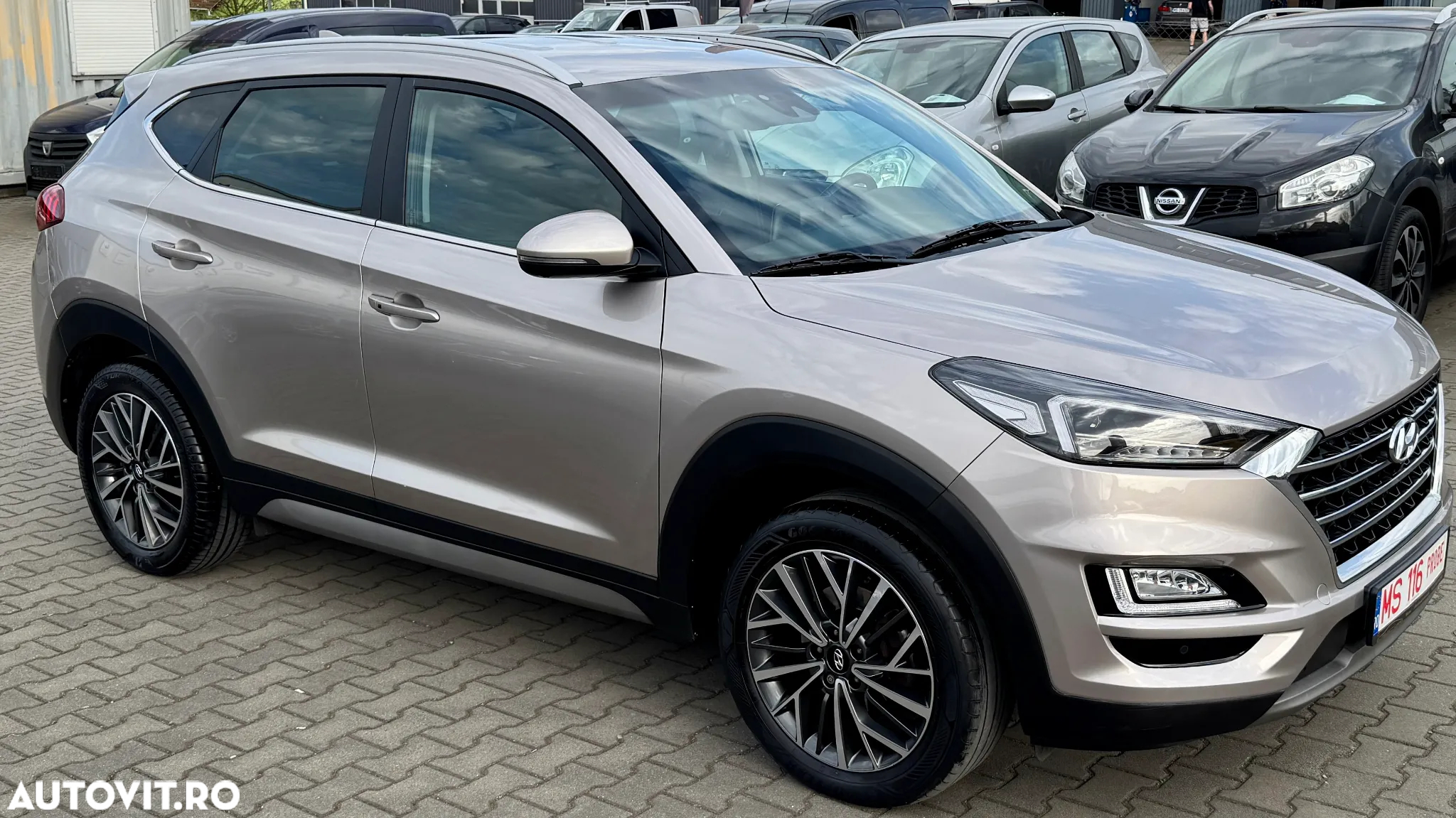 Hyundai Tucson - 2