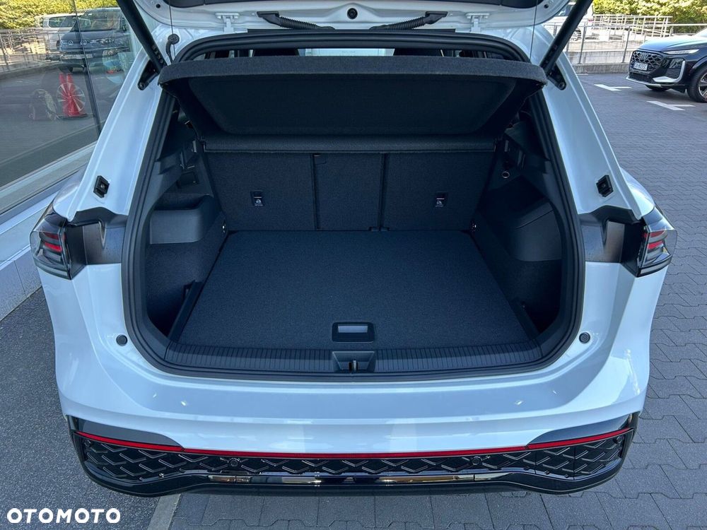 Volkswagen Tiguan - 30