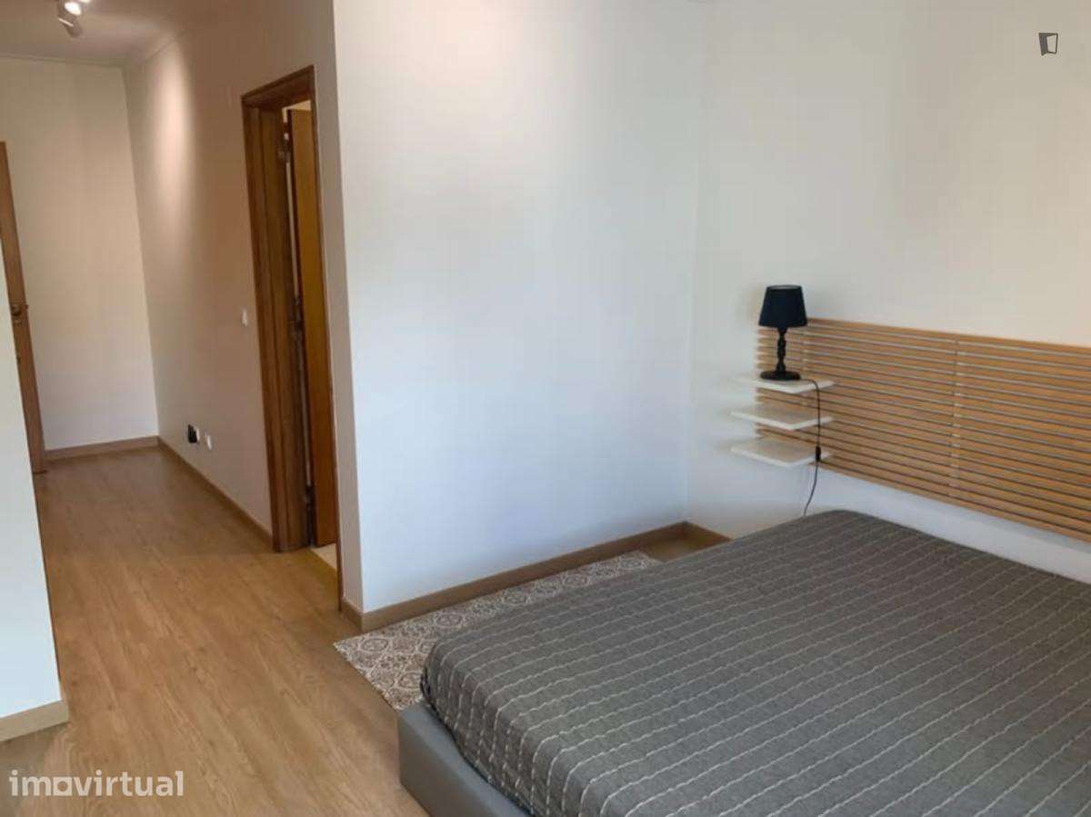 Quarto - localizado em Mafra - Grande imagem: 2/12