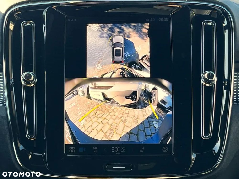 Volvo XC 40 B3 Plus Dark - 22