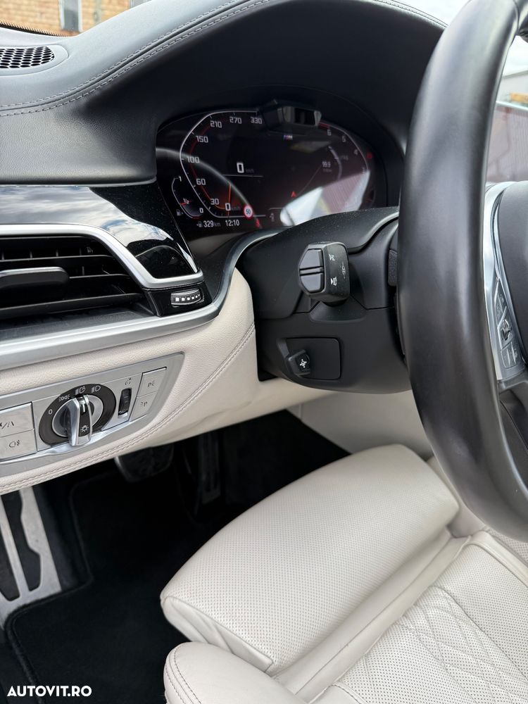 BMW Seria 7 750i xDrive - 24