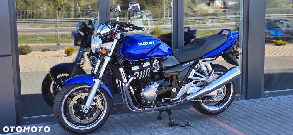 Suzuki GSX - 26