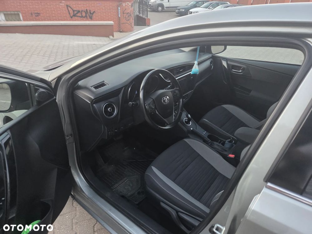 Toyota Auris - 14