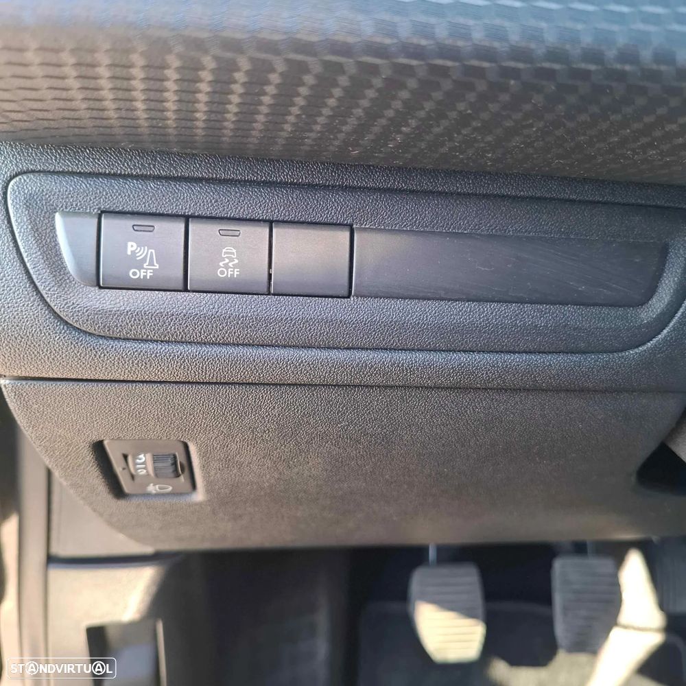 Peugeot 2008 - 6