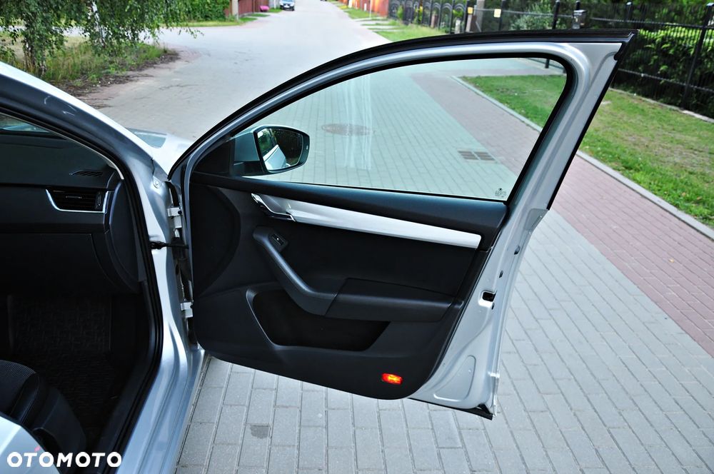 Skoda Octavia 2.0 TDI Premium Edition - 25