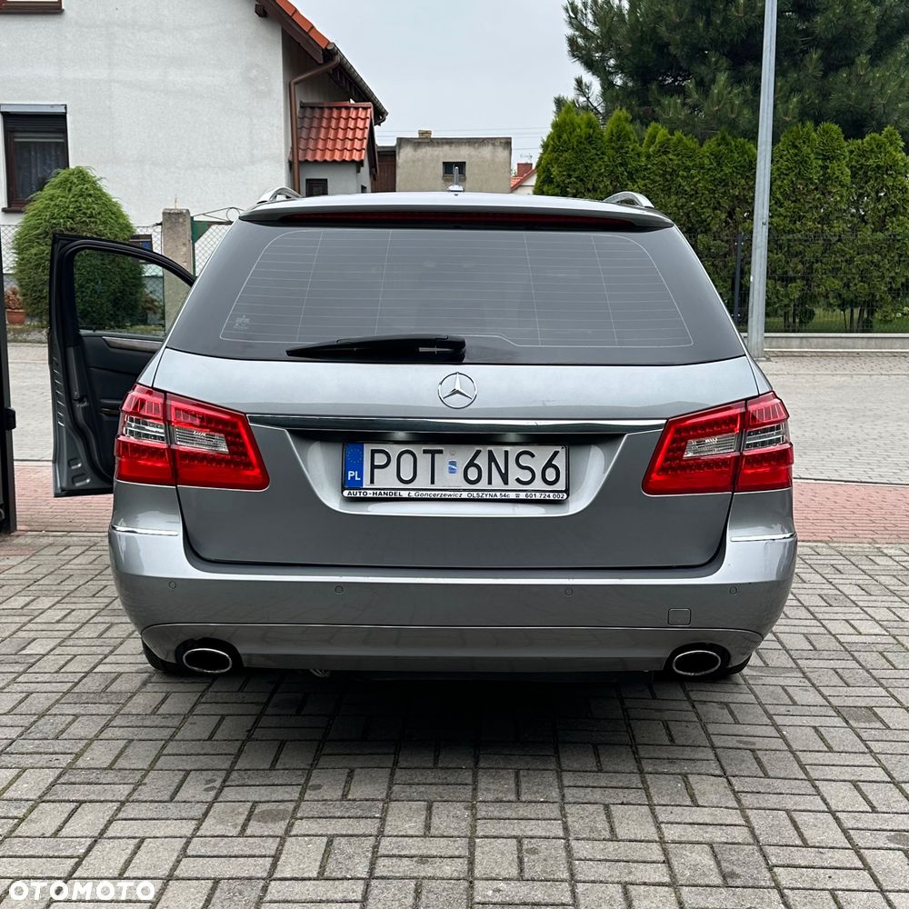 Mercedes-Benz Klasa E 350 CDI DPF BlueEFFICIENCY 7G-TRONIC Elegance - 4