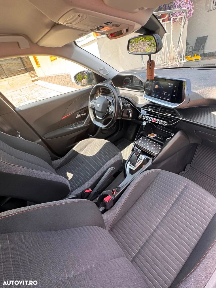 Peugeot 2008 1.2 L PureTech STT EAT8 Active - 11