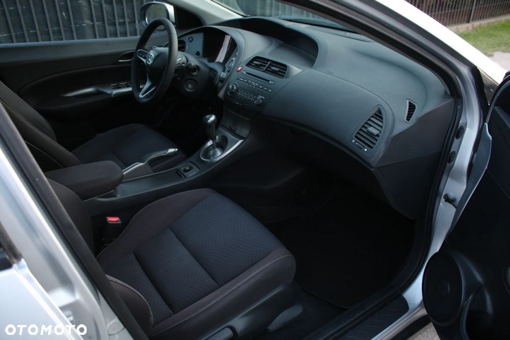Honda Civic 1.8 Comfort - 9