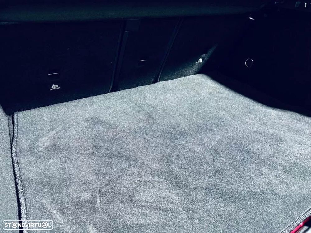 Mercedes-Benz A 250 e AMG Line - 8