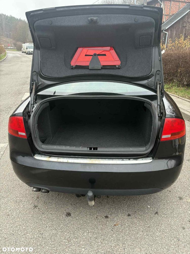 Audi A4 Limousine - 10