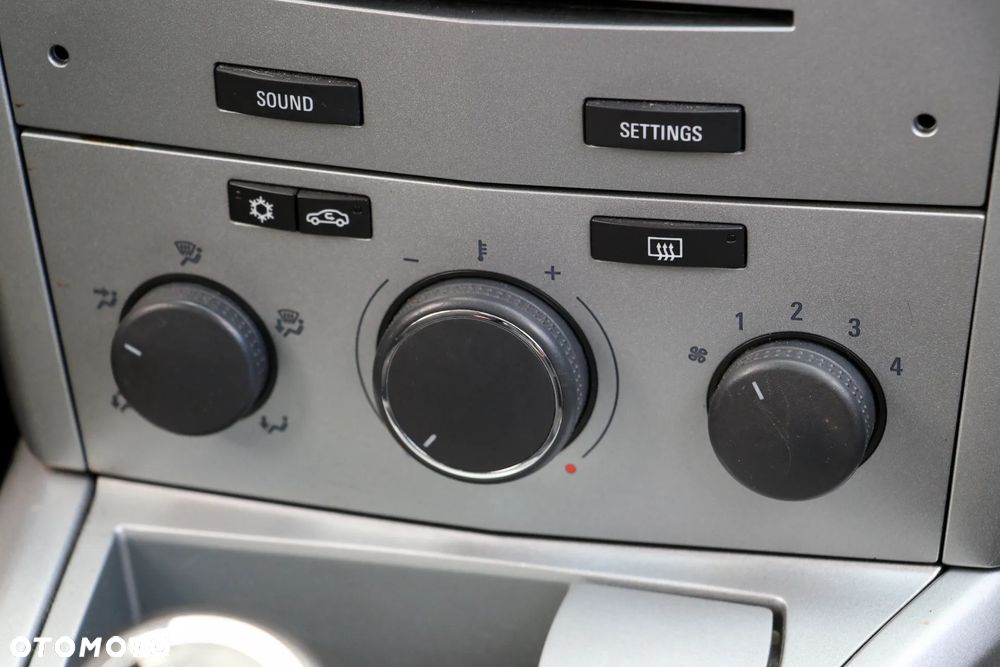 Opel Astra 1.6 Exklusiv - 34