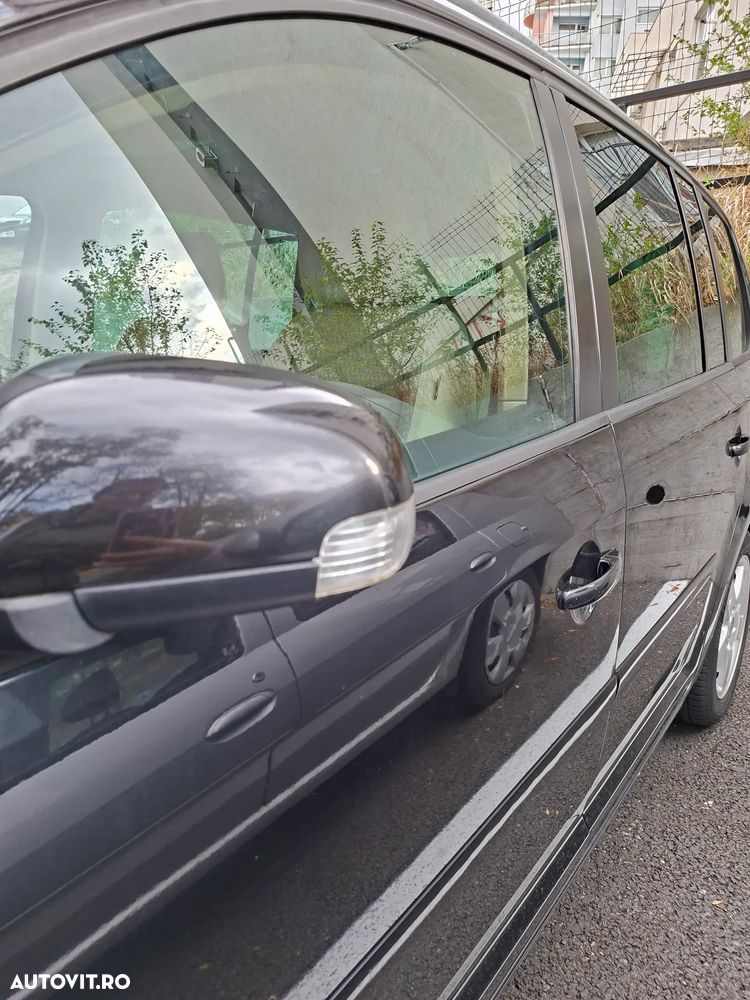 Volkswagen Touran - 8
