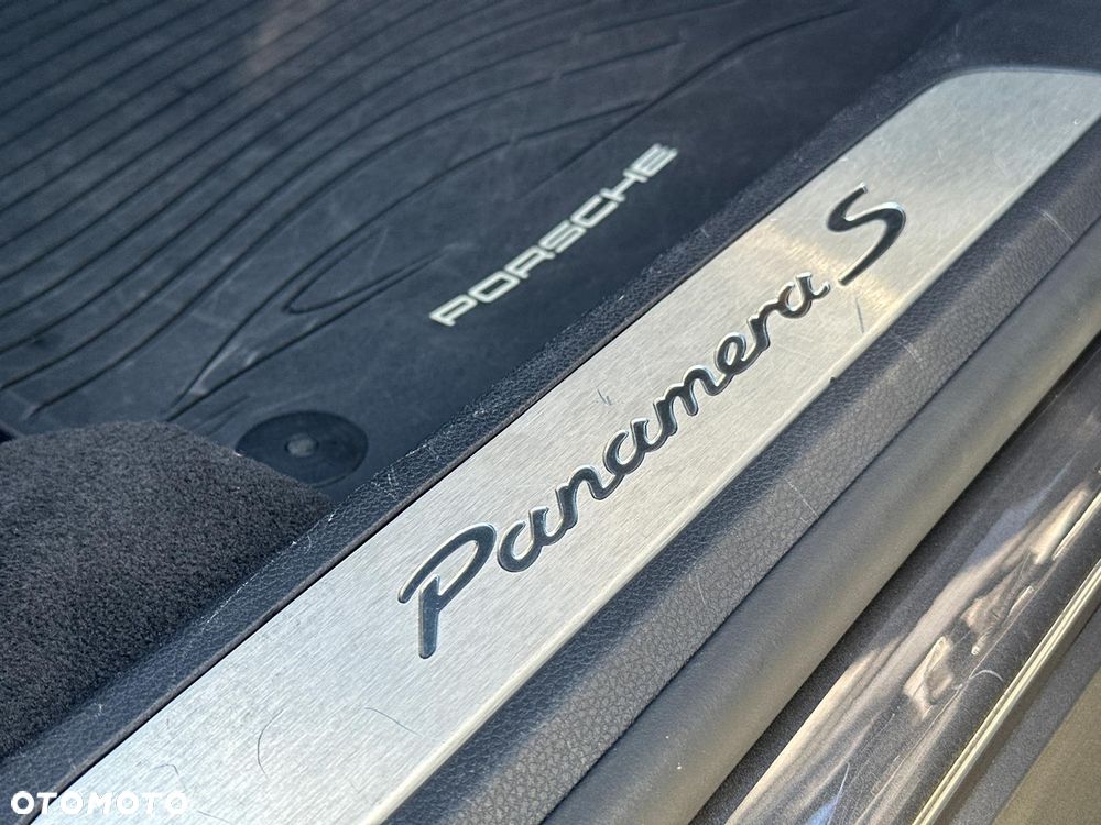 Porsche Panamera - 33
