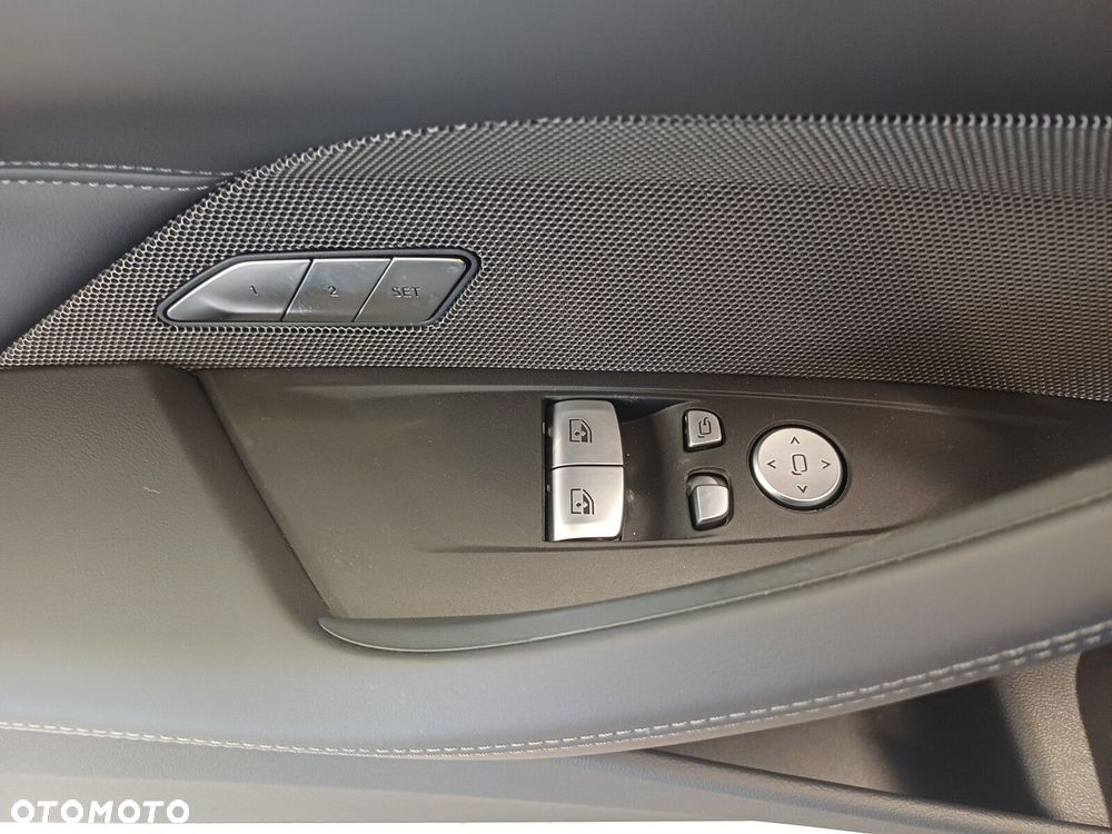 BMW M4 Competition M xDrive - 18