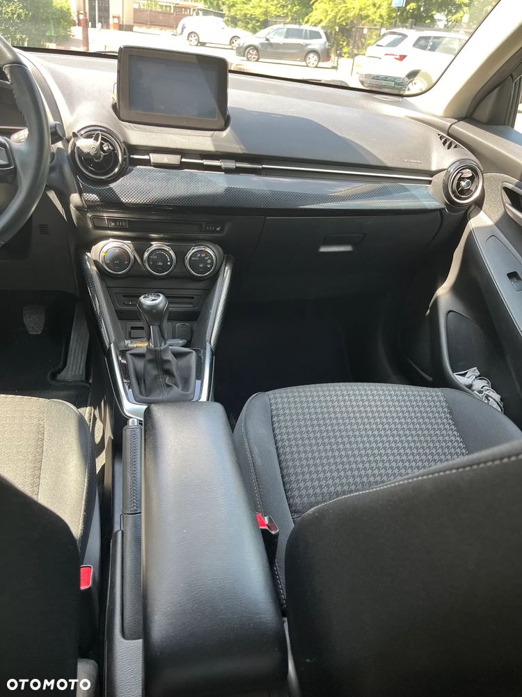 Mazda 2 - 10