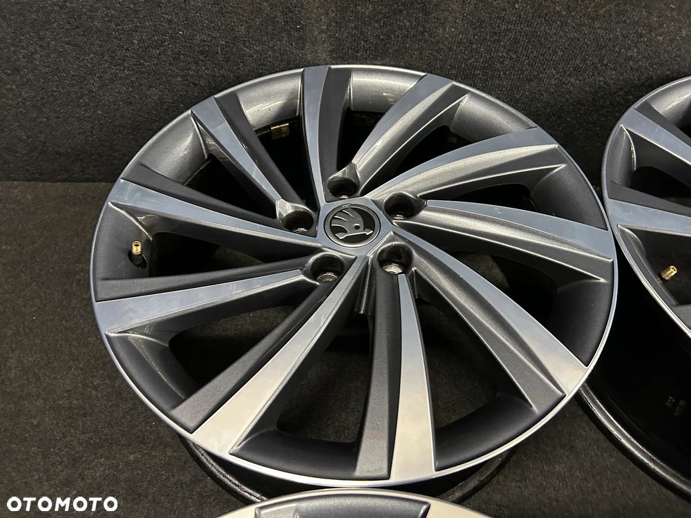 Alufelgi Skoda Octavia IV, III, VW Golf 7, 8, Toutan, Sportsvan 18 cali 5x112 4szt. Ładne! - 13