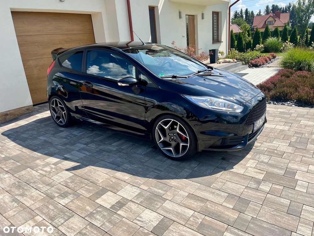Ford Fiesta 1.6 EcoBoost ST - 5