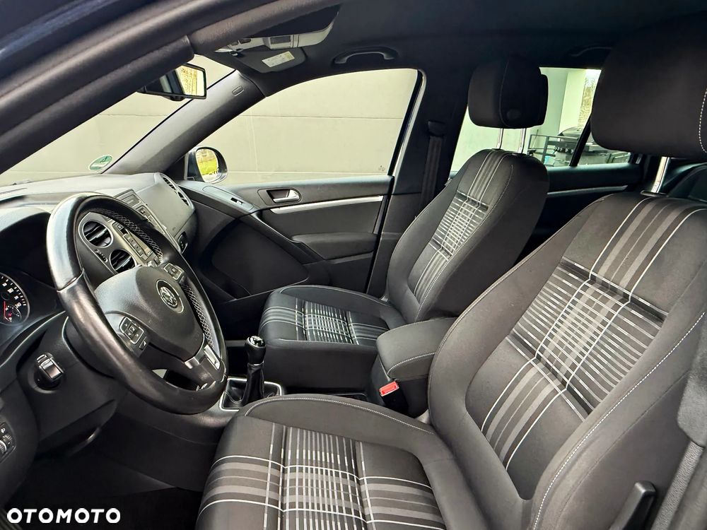 Volkswagen Tiguan 1.4 TSI BlueMotion Technology Lounge Sport & Style - 24