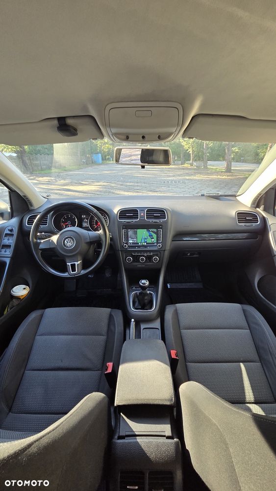 Volkswagen Golf - 6