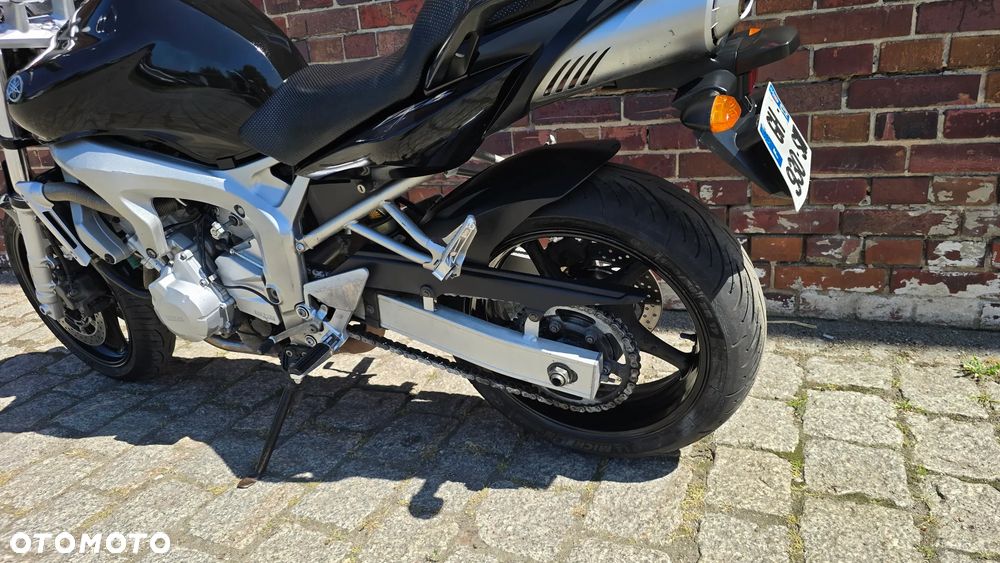 Yamaha FZ6 - 11