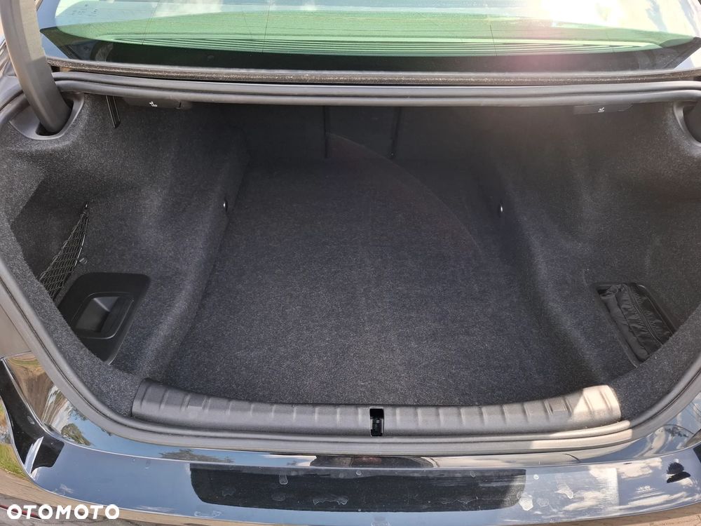 BMW Seria 5 518d - 15