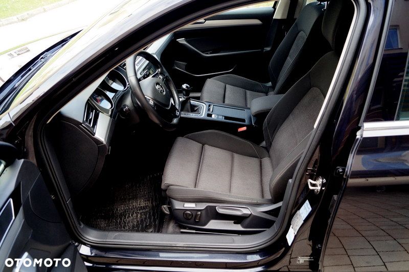 Volkswagen Passat 2.0 TDI BMT Comfortline - 16