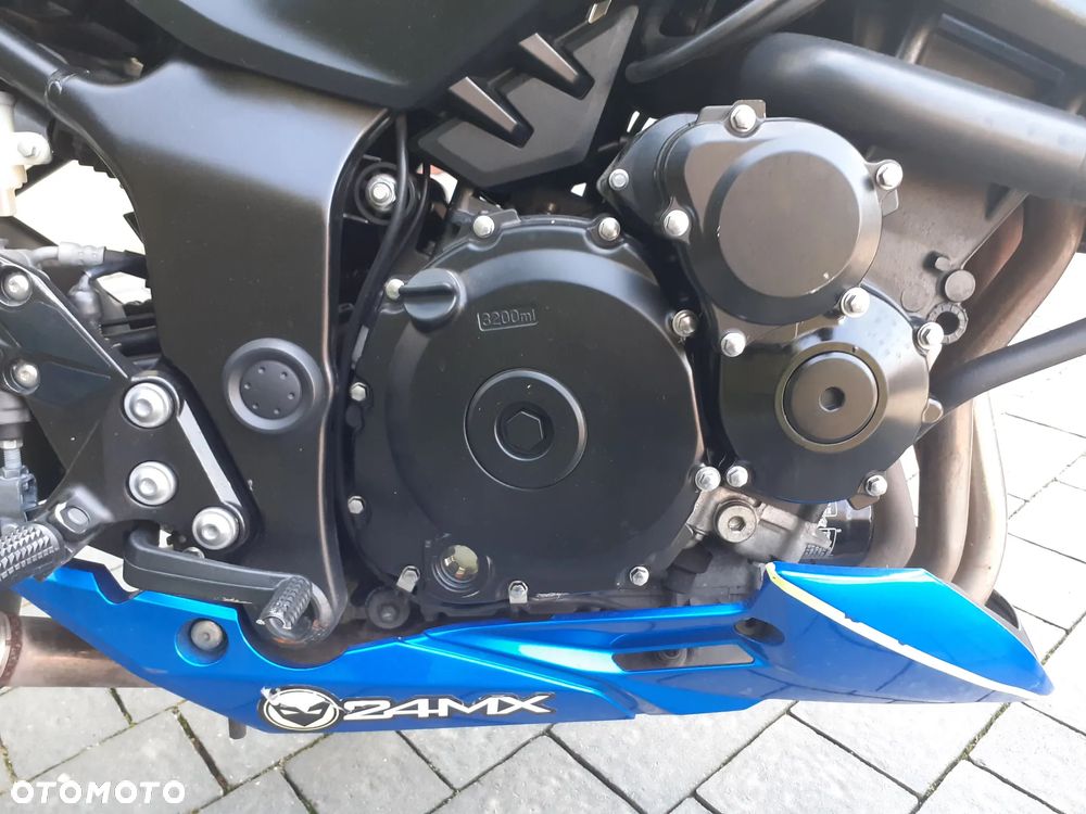 Suzuki GSX - 22