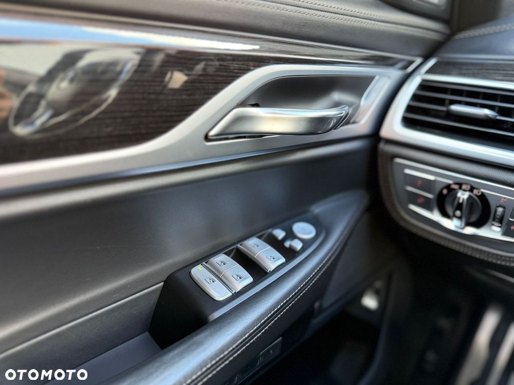 BMW Seria 7 - 20