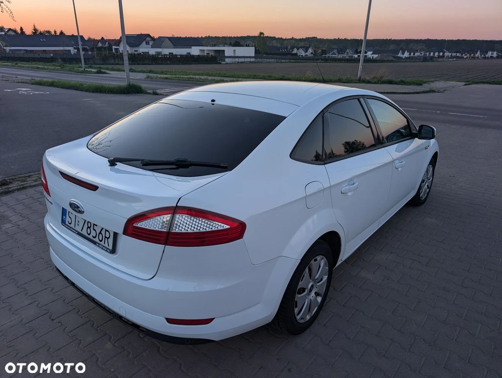 Ford Mondeo 1.6 Ambiente - 6