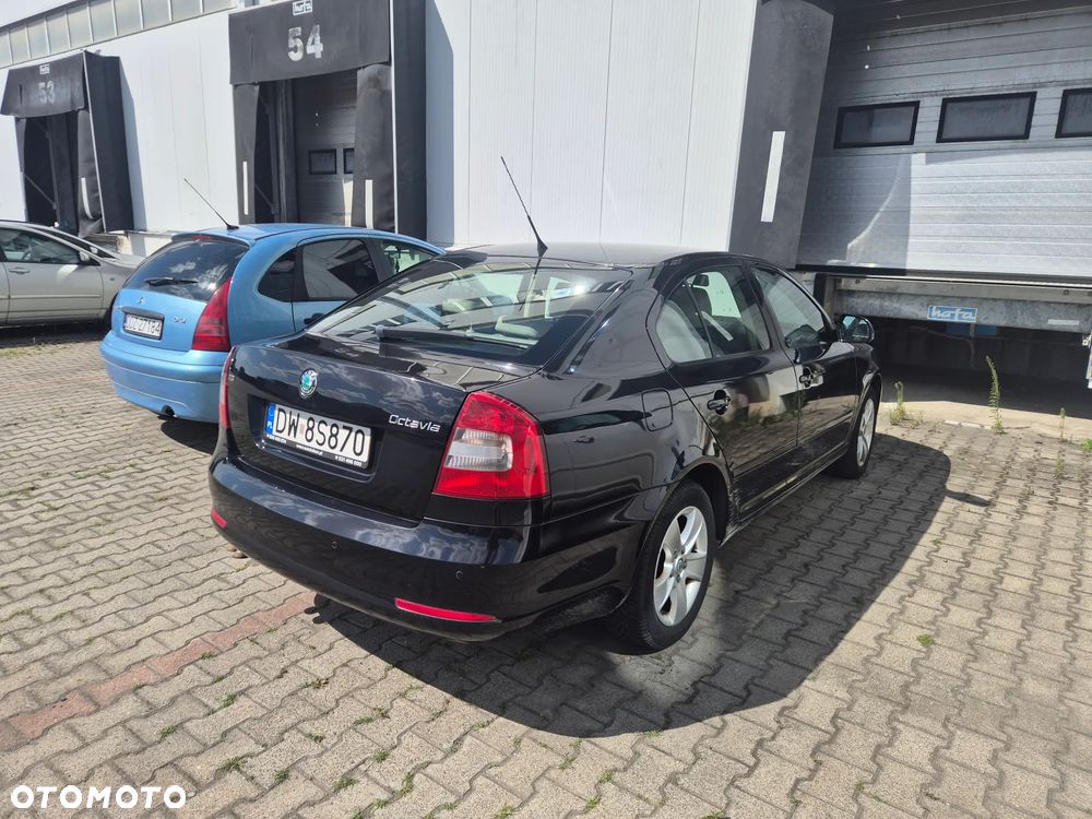Skoda Octavia 2.0 TDI Elegance DSG - 4