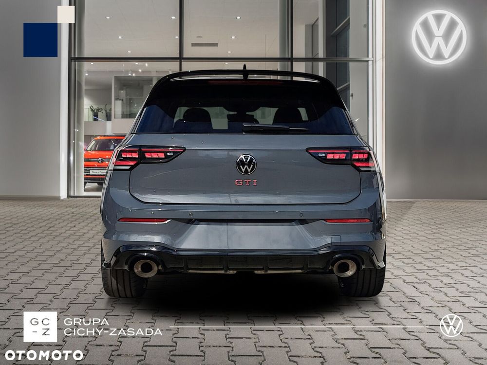 Volkswagen Golf - 5