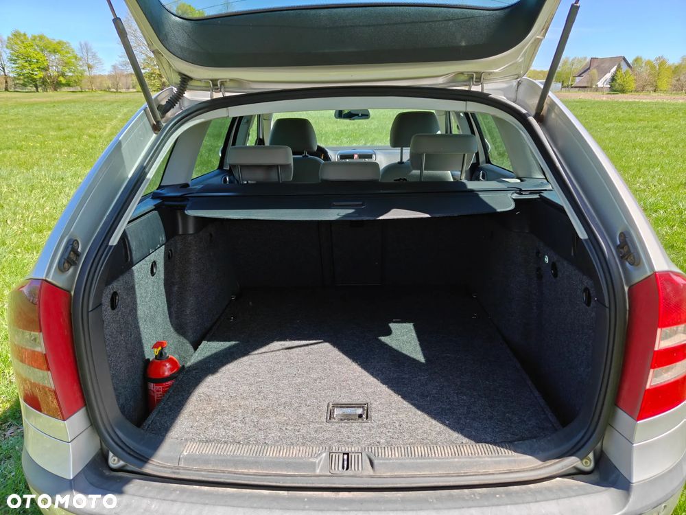 Skoda Octavia 2.0 TDI Ambiente DSG - 9