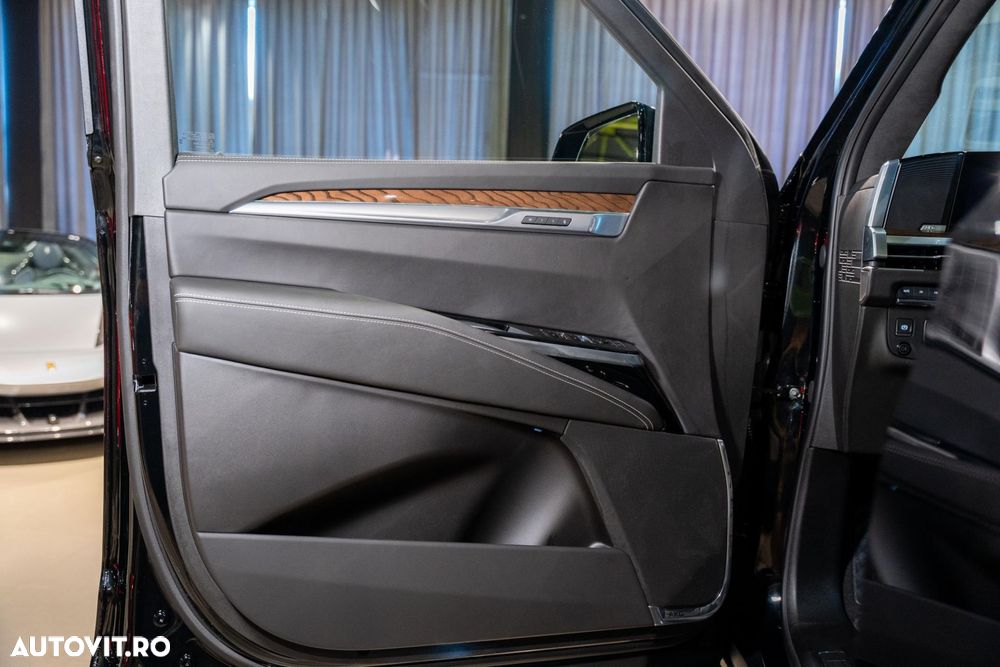 Cadillac Escalade - 17