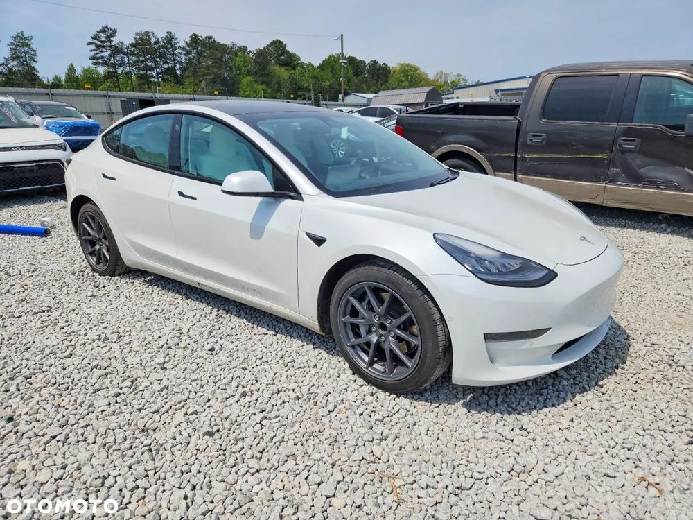 Tesla Model 3 - 2